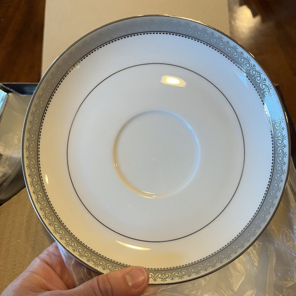 Mikasa Platinum Crown 5-Piece Place Setting, Service for 1